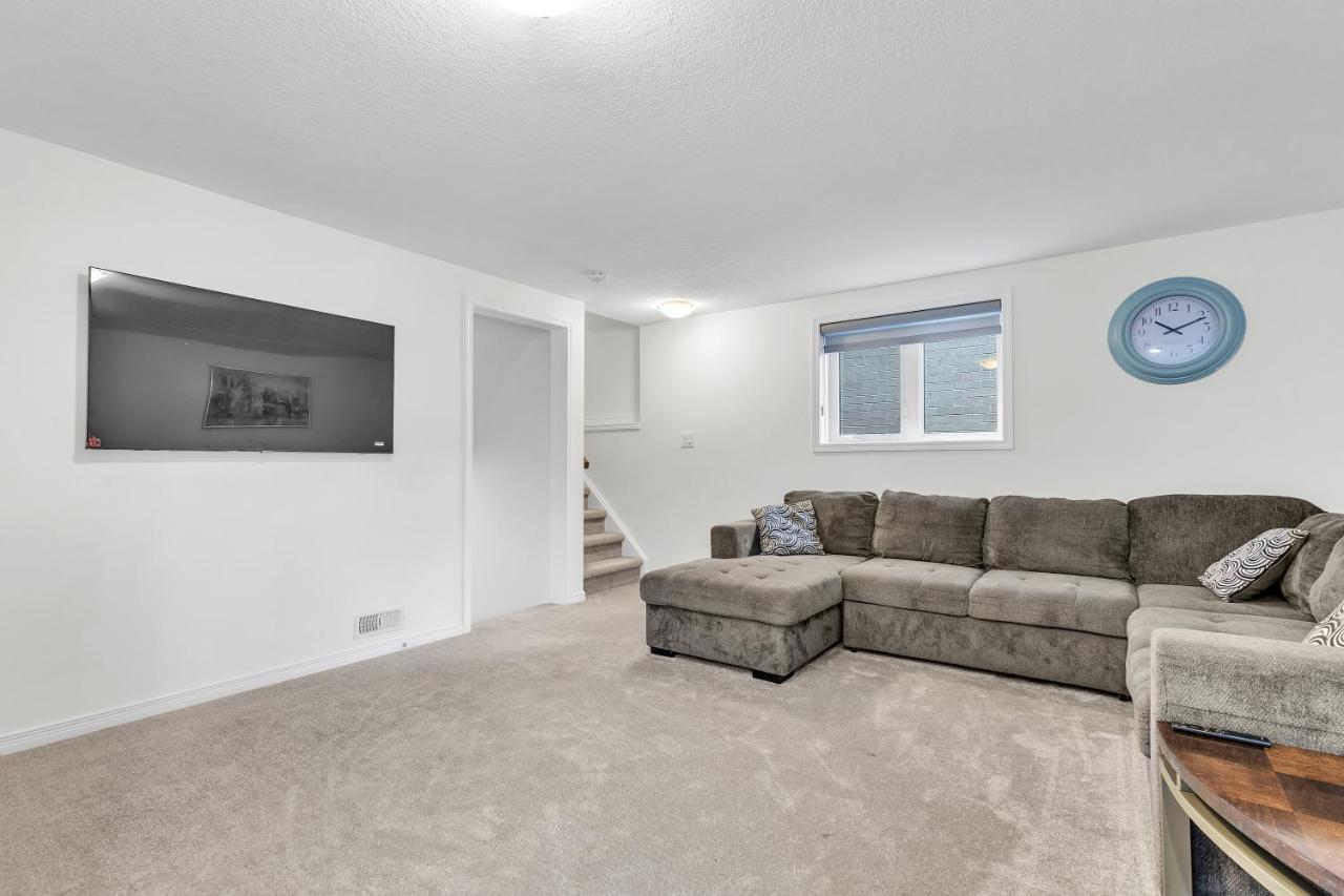 Modern 1 Bedroom + Den In เคมบริดจ์ ภายนอก รูปภาพ